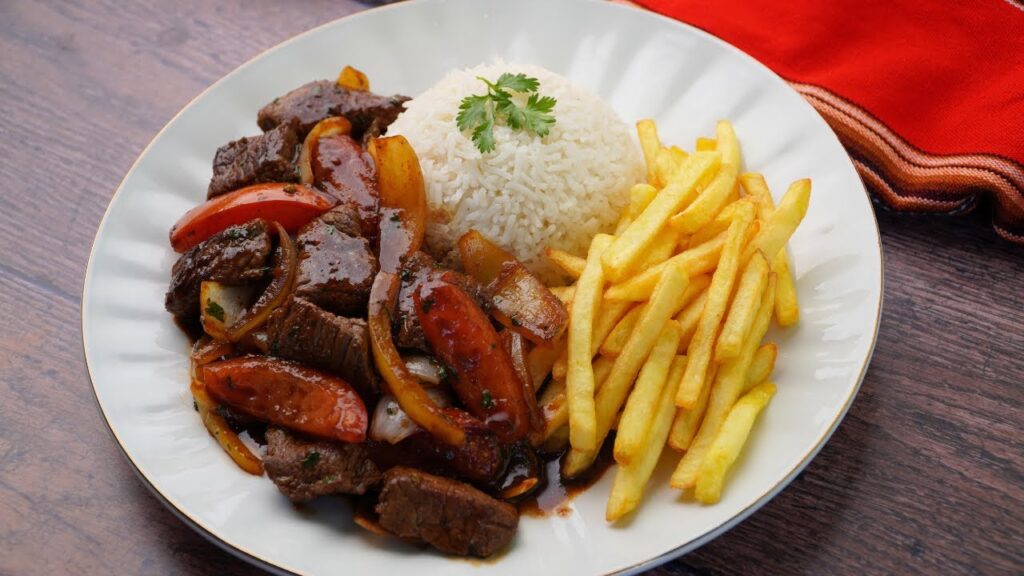 andean-treks-machupicchu-lomo-saltado-peruano.