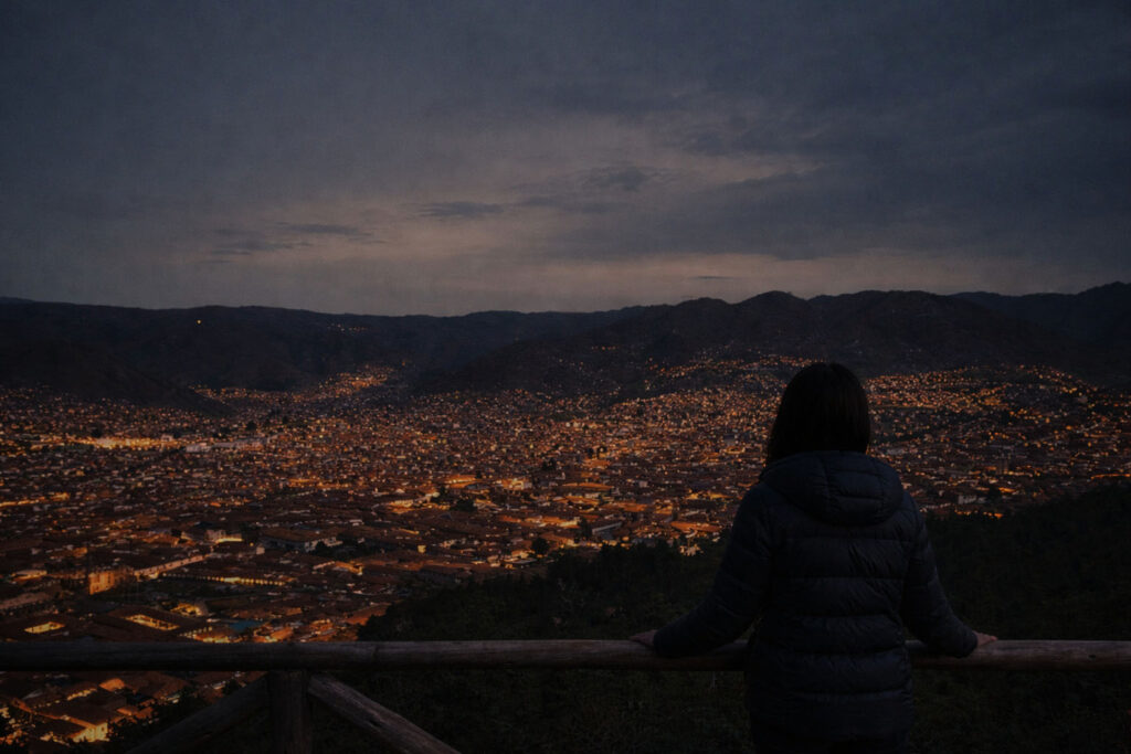 andean-treks-machupicchu-mirador-cristo-blanco-de-noche-cusco