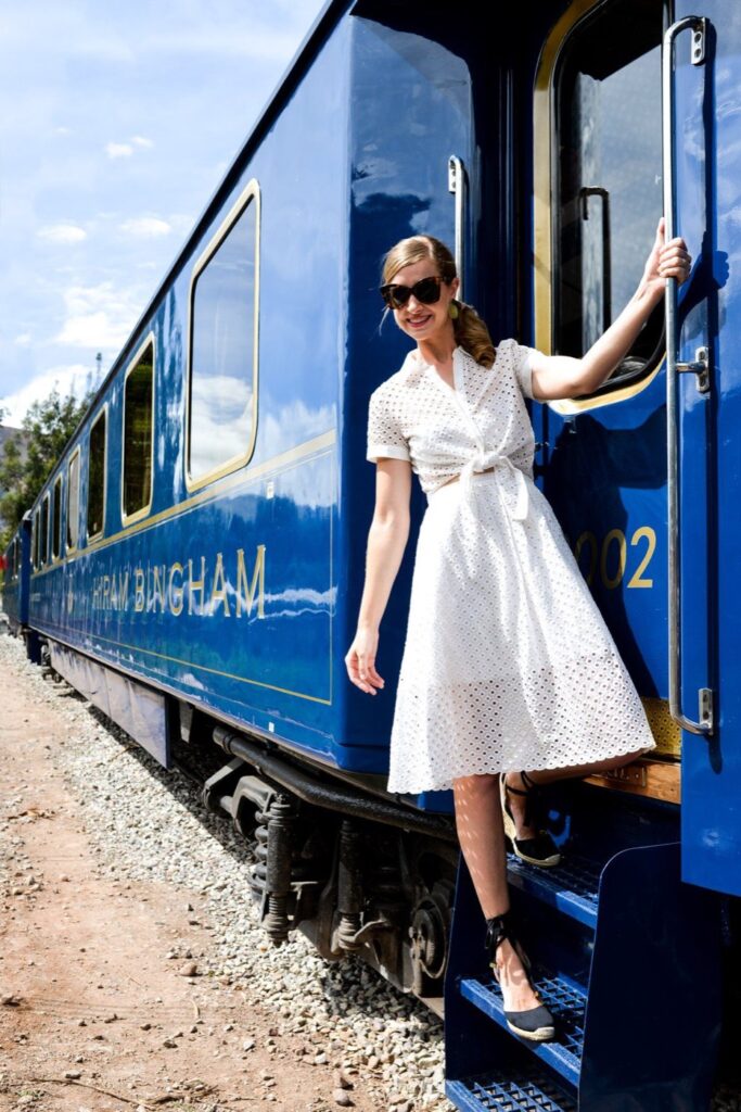 Servicio a bordo del tren de categoría superior hacia Machu Picchu